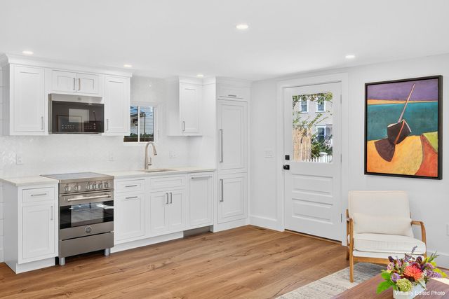 10 Bradford Street Unit 4, Provincetown, MA 02657