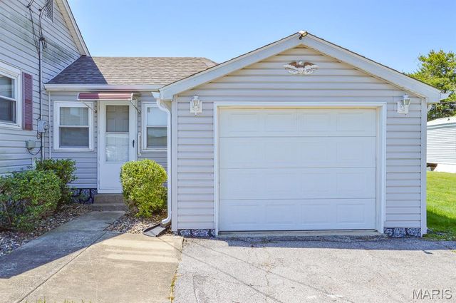 619 S Independence Street, Mascoutah, IL 62258