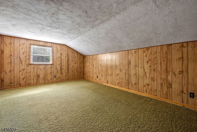 37 Wolfe Dr, Wanaque Boro, NJ 07465