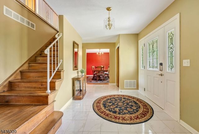 37 Wolfe Dr, Wanaque Boro, NJ 07465