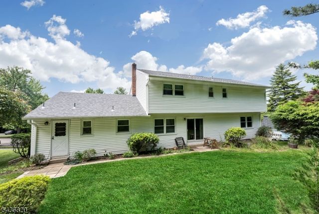 37 Wolfe Dr, Wanaque Boro, NJ 07465