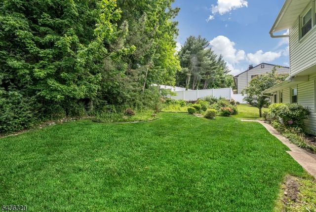 37 Wolfe Dr, Wanaque Boro, NJ 07465