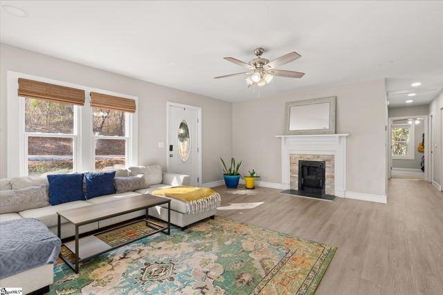 6550 Mountain View Road, Taylors, SC 29687