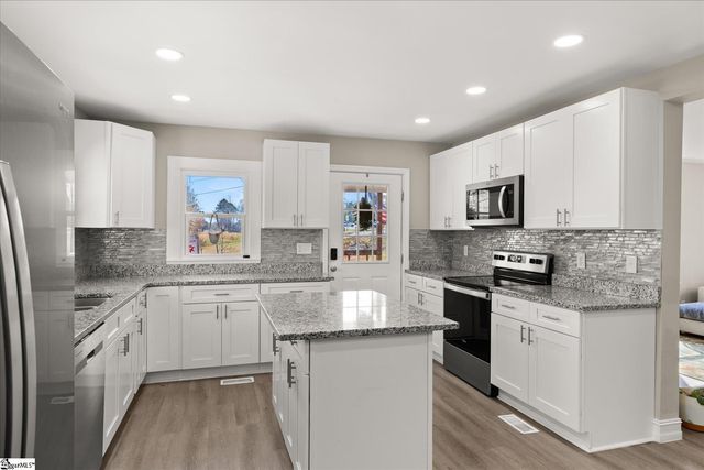 6550 Mountain View Road, Taylors, SC 29687