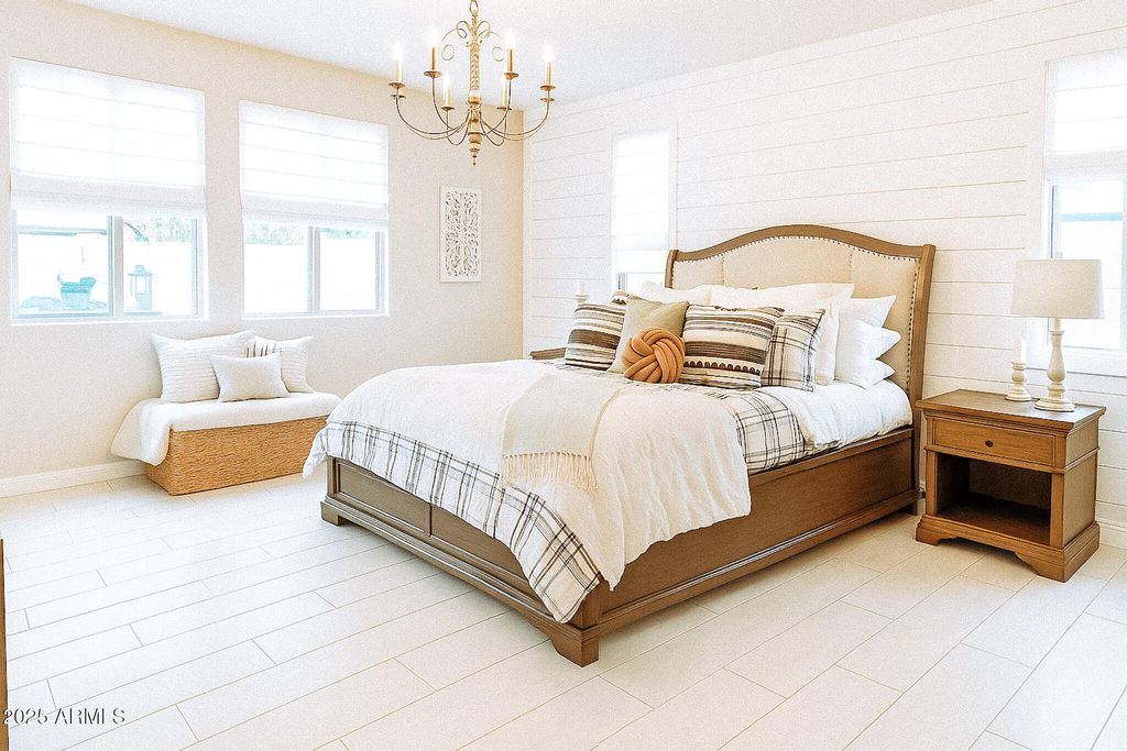 Image 17 of property listing at 10043 W FOOTHILL Drive, Peoria, AZ 85383