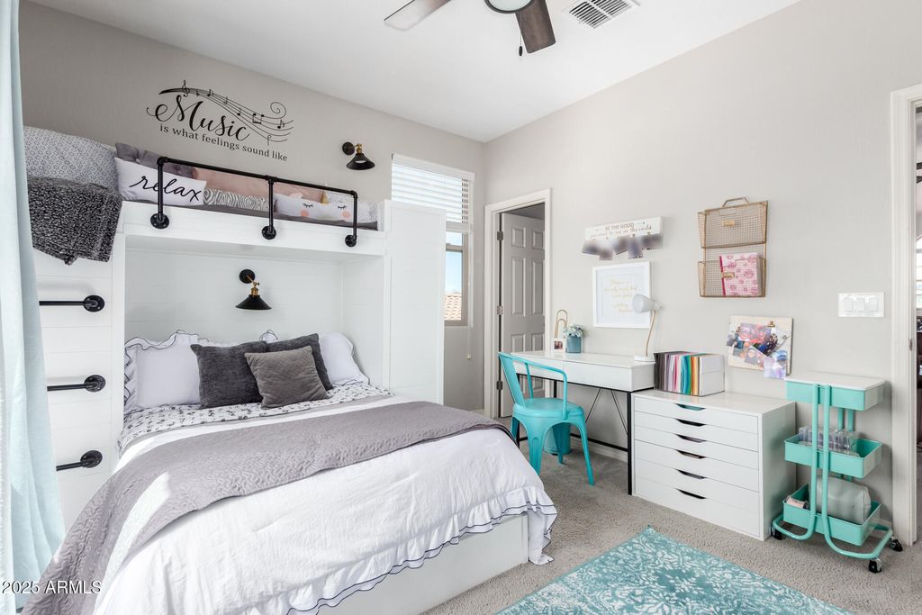 Image 23 of property listing at 10043 W FOOTHILL Drive, Peoria, AZ 85383