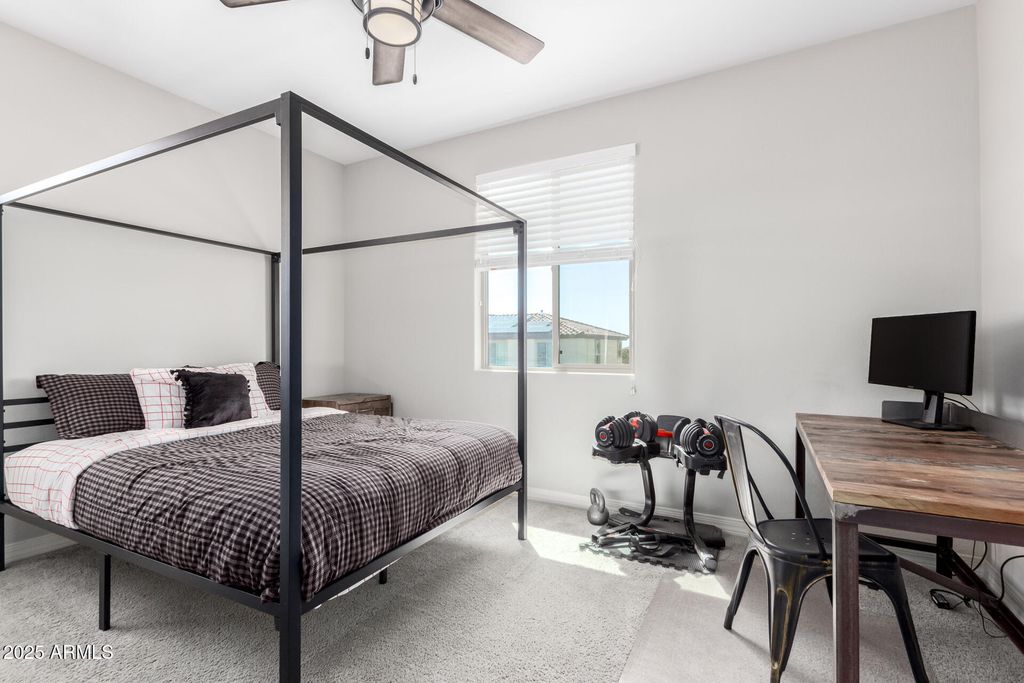 Image 25 of property listing at 10043 W FOOTHILL Drive, Peoria, AZ 85383