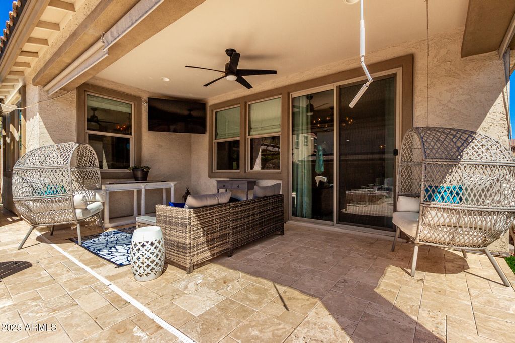 Image 36 of property listing at 10043 W FOOTHILL Drive, Peoria, AZ 85383