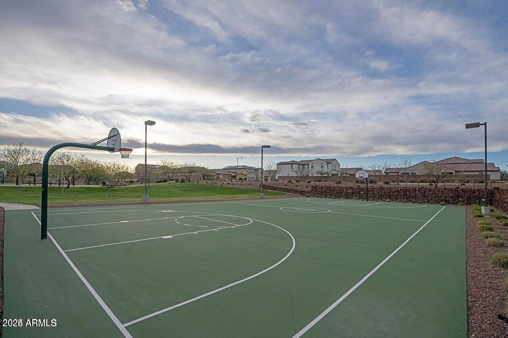 Image 44 of property listing at 10043 W FOOTHILL Drive, Peoria, AZ 85383