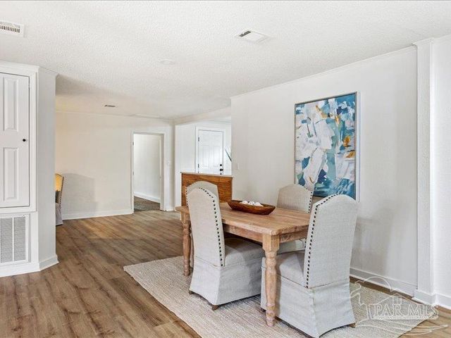 8447 Chisholm Rd, Pensacola, FL 32514