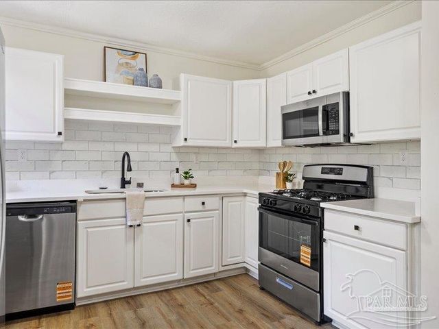 8447 Chisholm Rd, Pensacola, FL 32514