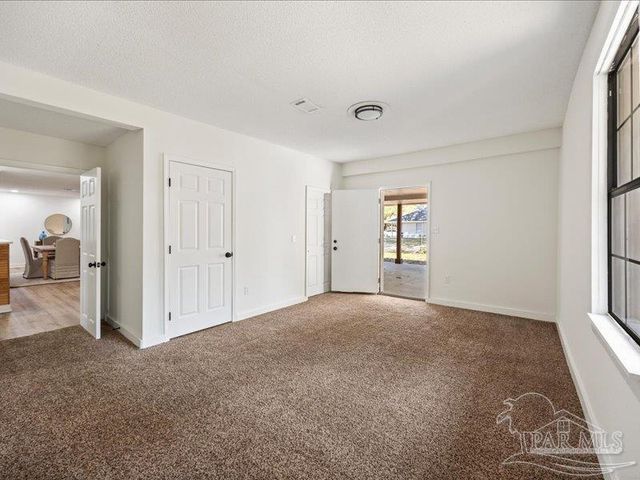 8447 Chisholm Rd, Pensacola, FL 32514