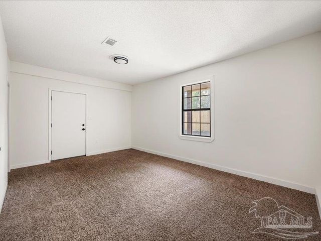 8447 Chisholm Rd, Pensacola, FL 32514