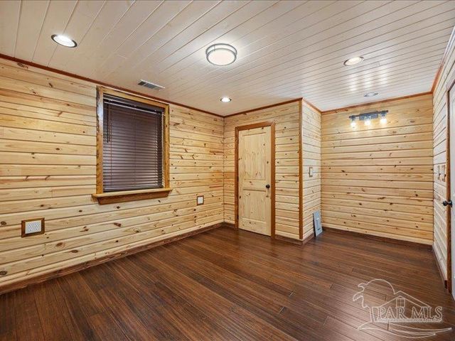 8447 Chisholm Rd, Pensacola, FL 32514