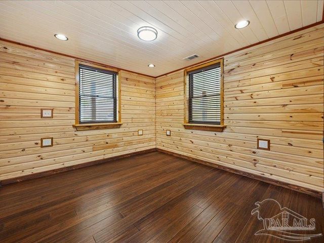 8447 Chisholm Rd, Pensacola, FL 32514