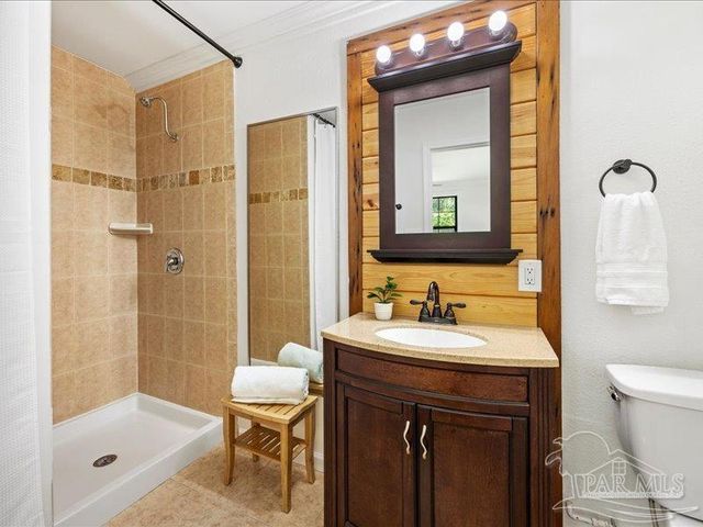 8447 Chisholm Rd, Pensacola, FL 32514