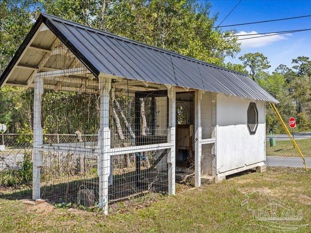 8447 Chisholm Rd, Pensacola, FL 32514