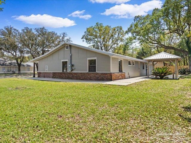 8447 Chisholm Rd, Pensacola, FL 32514