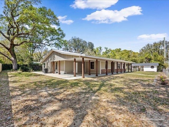 8447 Chisholm Rd, Pensacola, FL 32514