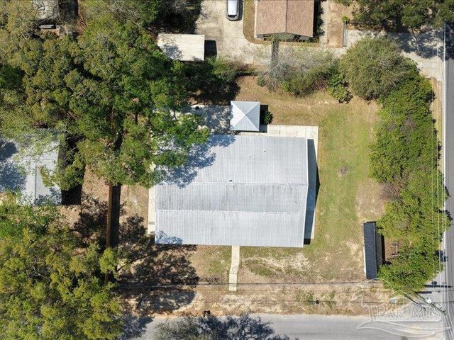 8447 Chisholm Rd, Pensacola, FL 32514