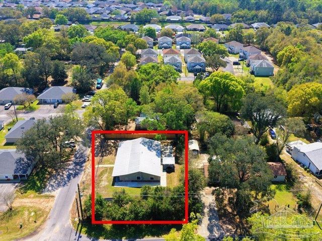 8447 Chisholm Rd, Pensacola, FL 32514