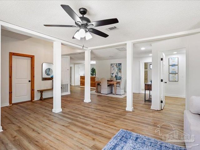 8447 Chisholm Rd, Pensacola, FL 32514