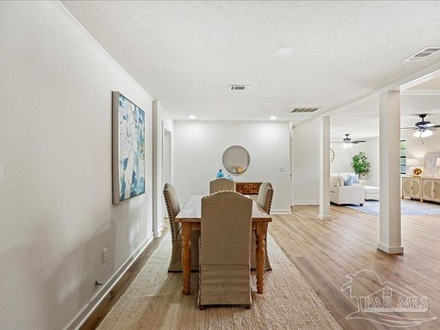 8447 Chisholm Rd, Pensacola, FL 32514