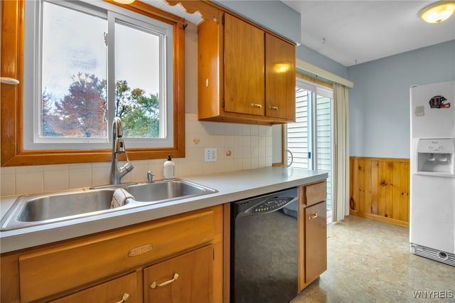 206 Lake Street, Evans, NY 14006