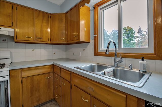 206 Lake Street, Evans, NY 14006