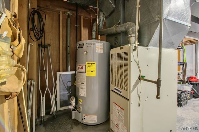 206 Lake Street, Evans, NY 14006