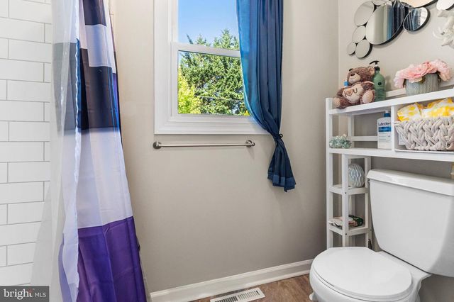 11 WELLINGTON WEST DR, Hockessin, DE 19707
