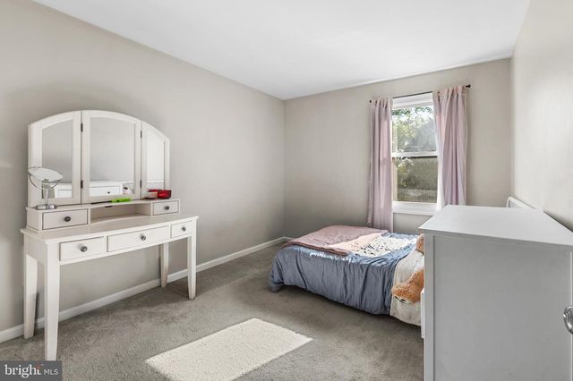 11 WELLINGTON WEST DR, Hockessin, DE 19707
