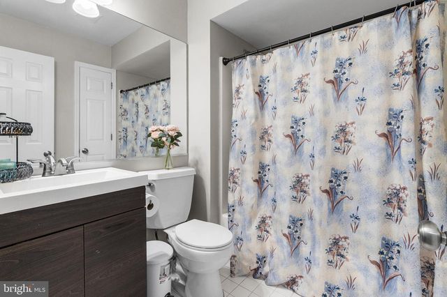 11 WELLINGTON WEST DR, Hockessin, DE 19707