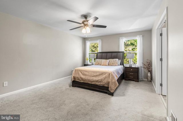 11 WELLINGTON WEST DR, Hockessin, DE 19707