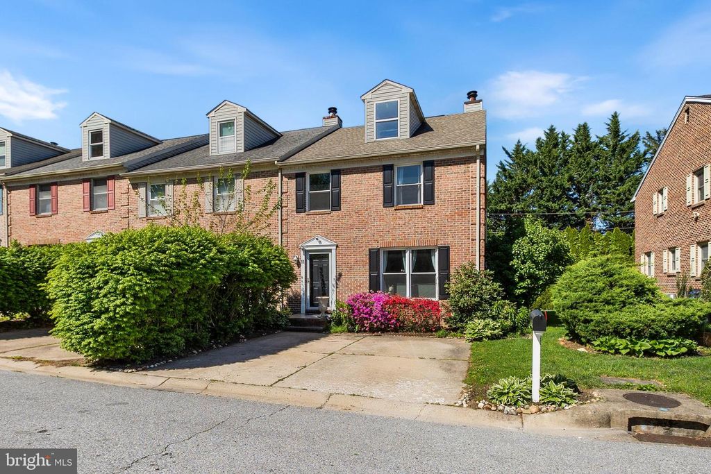 11 WELLINGTON WEST DR, Hockessin, DE 19707