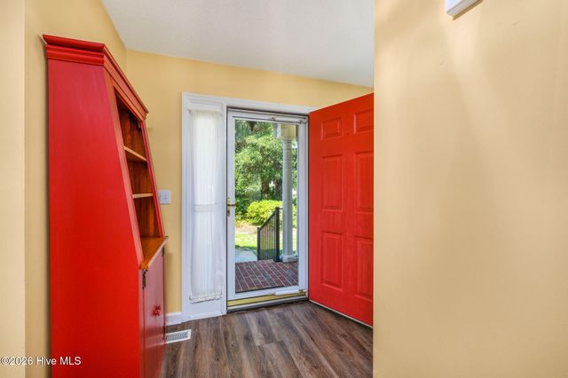 514 Woods Court SW, Sunset Beach, NC 28468