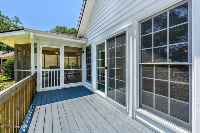 514 Woods Court SW, Sunset Beach, NC 28468