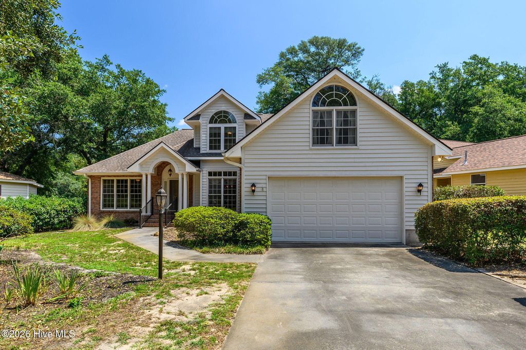 514 Woods Court SW, Sunset Beach, NC 28468