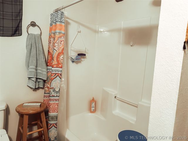 121 Gilbert Drive, Eufaula, OK 74432