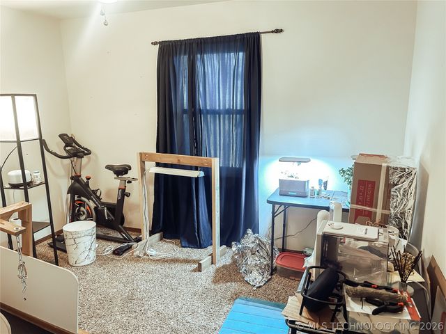 121 Gilbert Drive, Eufaula, OK 74432