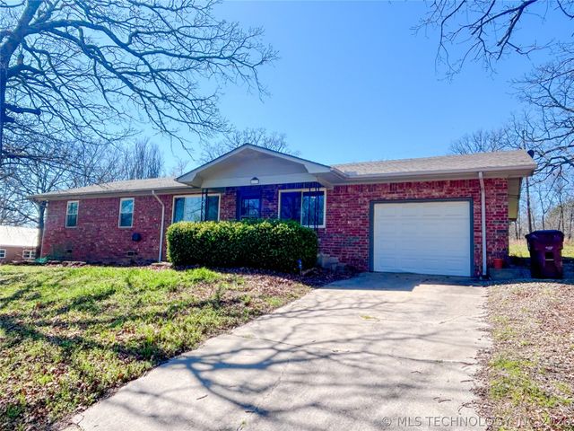 121 Gilbert Drive, Eufaula, OK 74432