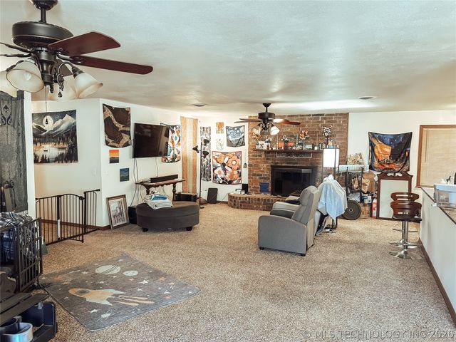 121 Gilbert Drive, Eufaula, OK 74432