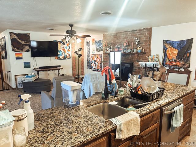 121 Gilbert Drive, Eufaula, OK 74432