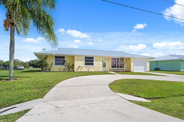 2167 SE Sunflower Street, Port St Lucie, FL 34952