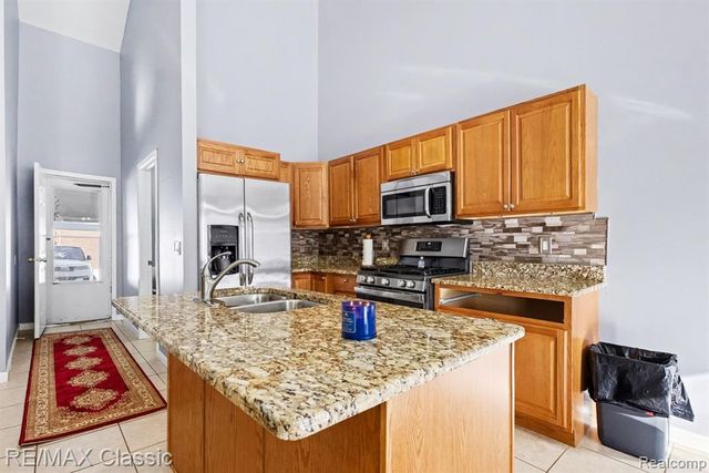 3812 Lesia Drive 14, Warren, MI 48091