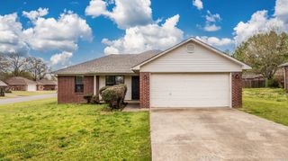 1720 Ozark, Conway, AR 72034