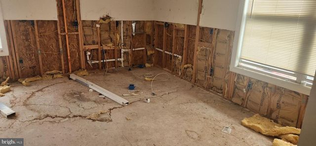 256 57TH ST NE, Washington, DC 20019