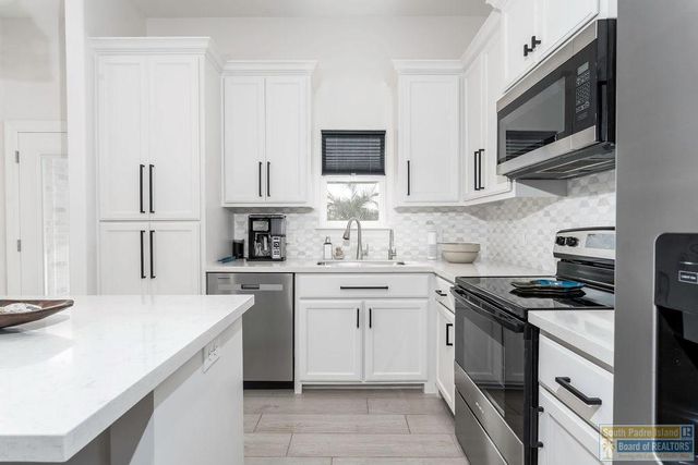 11 North Bay Hill Dr., Laguna Vista, TX 78578