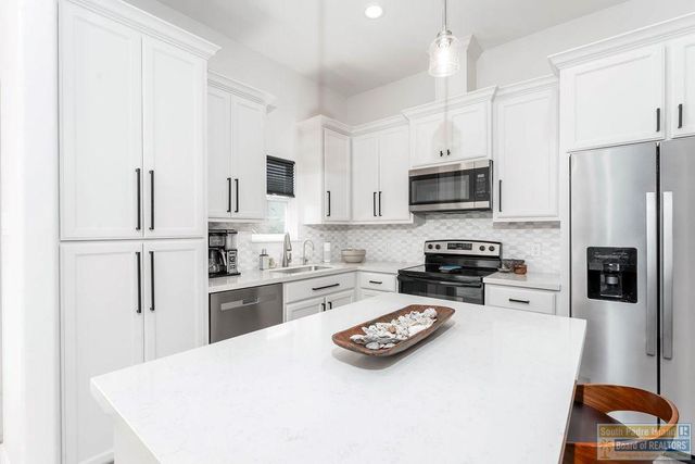 11 North Bay Hill Dr., Laguna Vista, TX 78578