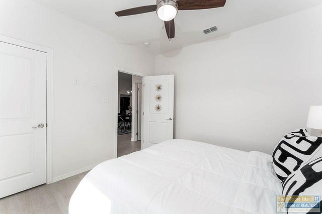 11 North Bay Hill Dr., Laguna Vista, TX 78578